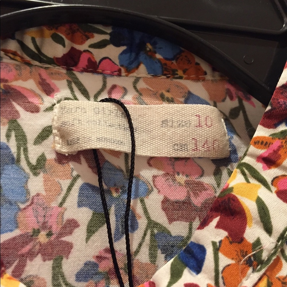Zara flowered girl top. Buttoned down. - Picture 3 of 5